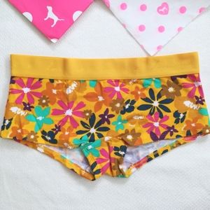 VS PINK Logo Boyshorts Panties nwt medium rainbow spring floral yellow gold